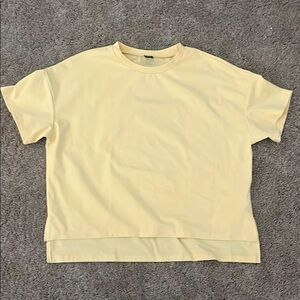 SHEIN Yellow Short Sleeve Tee